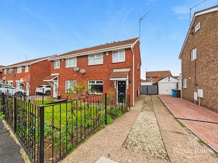3 Bedroom Semi-Detached House For Sale In Kildale Close, Hull, East Yorkshire, HU8
