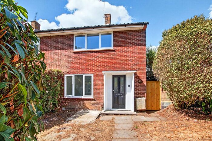 2 Bedroom End Of Terrace House For Sale In Stoney Road, Bracknell, Berkshire, RG42