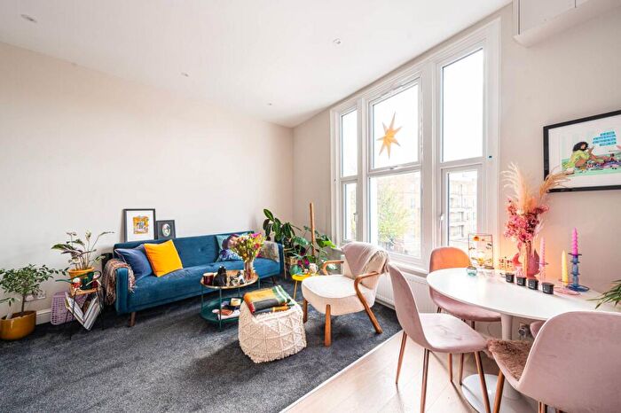 1 Bedroom Flat To Rent In Barnsbury Road, Barnsbury, London, N1