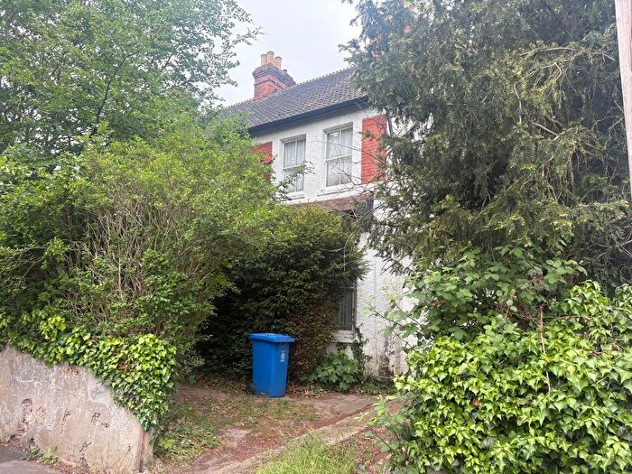 5 Bedroom Semi-detached House For Sale In St. Lukes Road, Maidenhead, SL6