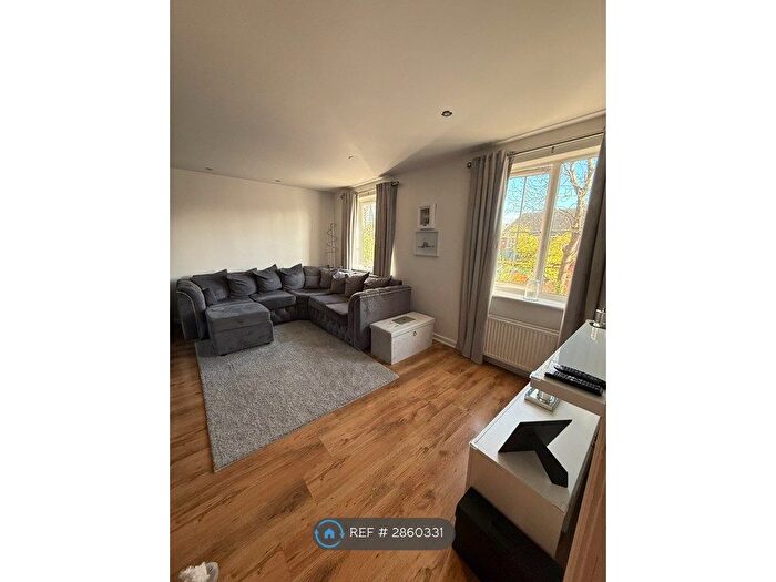 2 Bedroom Flat To Rent In Blackfriars Court, Mold, CH7