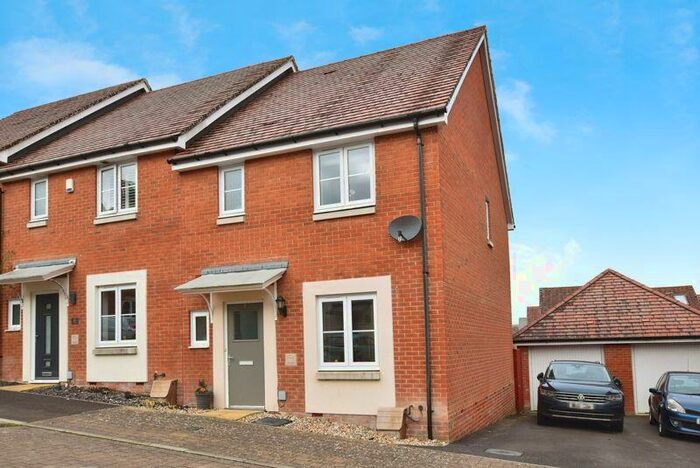 3 Bedroom End Of Terrace House For Sale In Flint Way, Salisbury ***Video Tour***, SP2