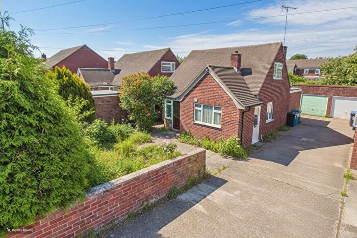 3 Bedroom Detached House For Sale In Kings Hedges, St. Ives, Cambridgeshire, PE27