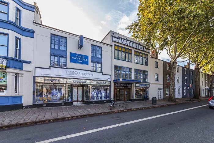 1 Bedroom Flat To Rent In Kew Road, Richmond, TW9