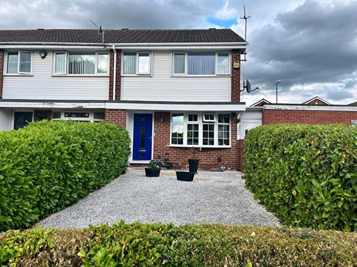 3 Bedroom End Of Terrace House For Sale In Warrener Grove Nottingham, NG5