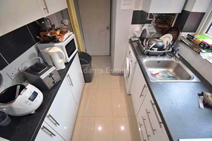 3 Bedroom Terraced House To Rent In Cardigan Road, Reading, RG1
