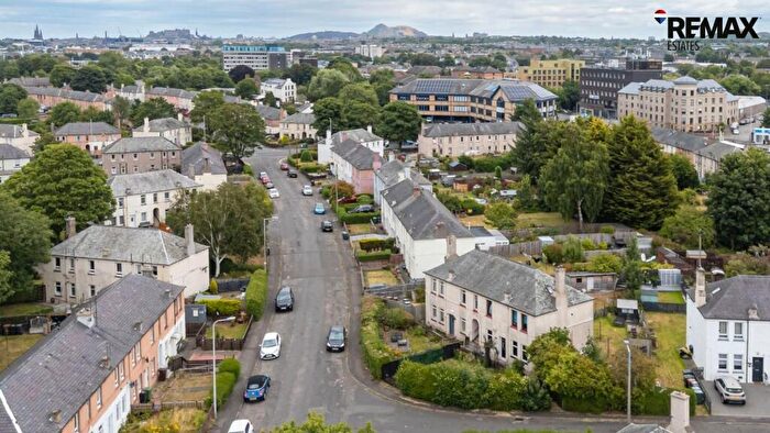 2 Bedroom Flat For Sale In Stenhouse Cottages, Edinburgh, EH11