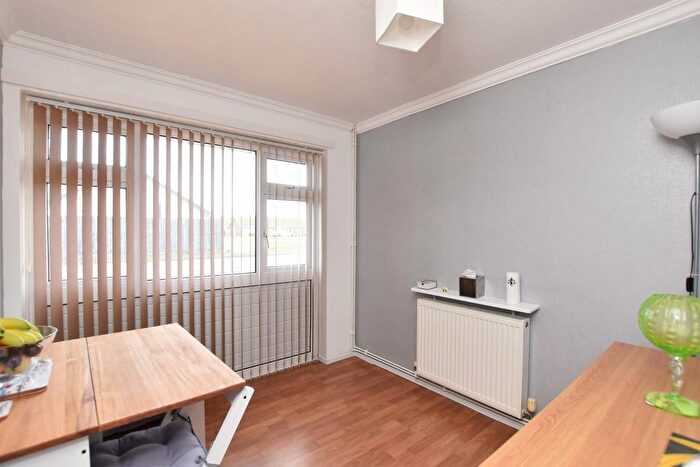 2 Bedroom Semi-Detached Bungalow For Sale In Beverley Gardens, Dymchurch, TN29