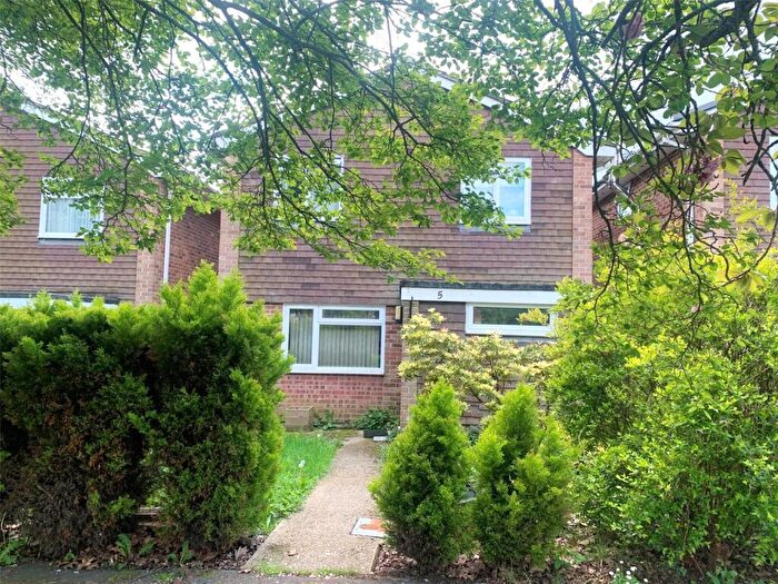 4 Bedroom Detached House For Sale In Warren Place, Calmore, Southampton, Hampshire, SO40