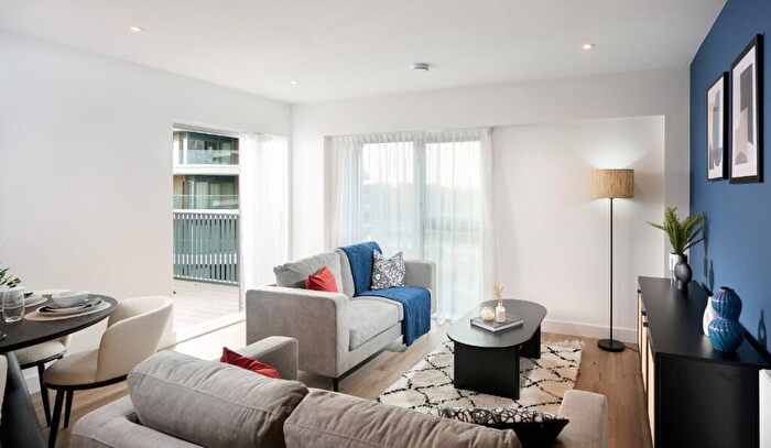 1 Bedroom Apartment For Sale In Green Park Village & Bankside Gardens, Flagstaff Road, Reading, RG2