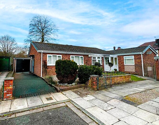 2 Bedroom Bungalow To Rent In Watergate Way, Woolton, Liverpool, Merseyside, L25