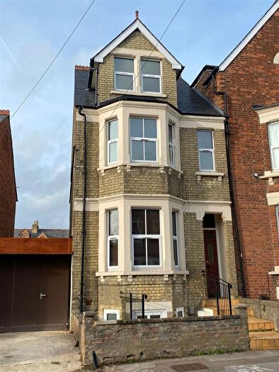 6 Bedroom Property To Rent In Bullingdon Road, Oxford, OX4