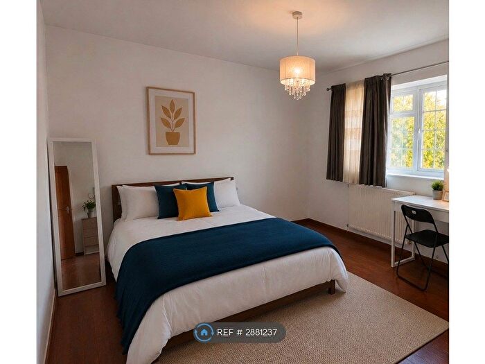 4 Bedroom Flat To Rent In Amhurst, London, N16