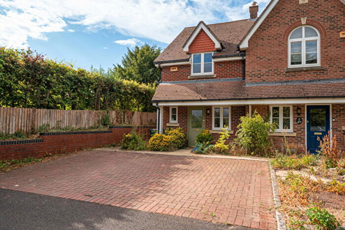 2 Bedroom End Of Terrace House For Sale In Kingsclere Road, Overton, Basingstoke, RG25