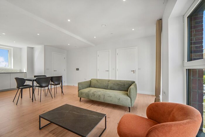 2 Bedroom Flat To Rent In Evelyn Street, Deptford, SE8