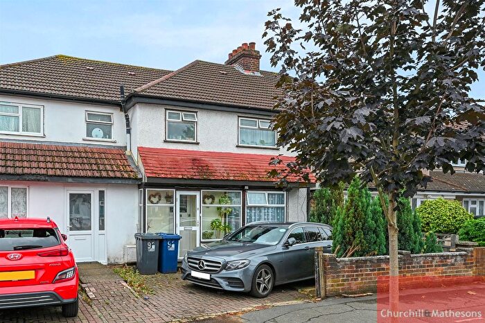 3 Bedroom Property For Sale In Costons Avenue, Greenford, UB6