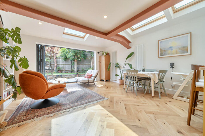 3 Bedroom Terraced House For Sale In Spurling Road, London, SE22