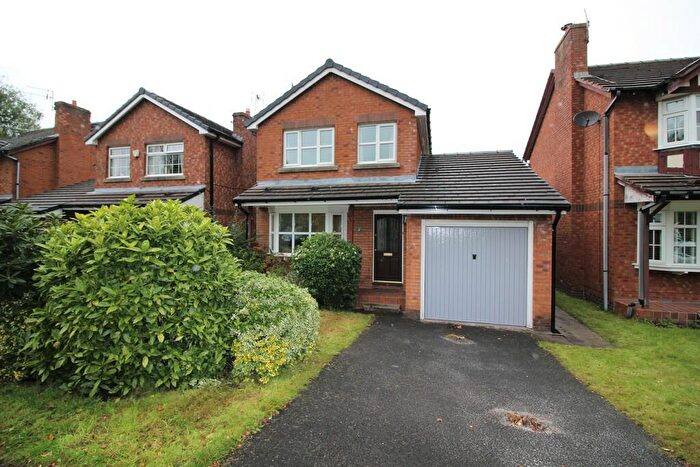 3 Bedroom Detached House To Rent In Evesham Avenue, Hadfield, Glossop, SK13