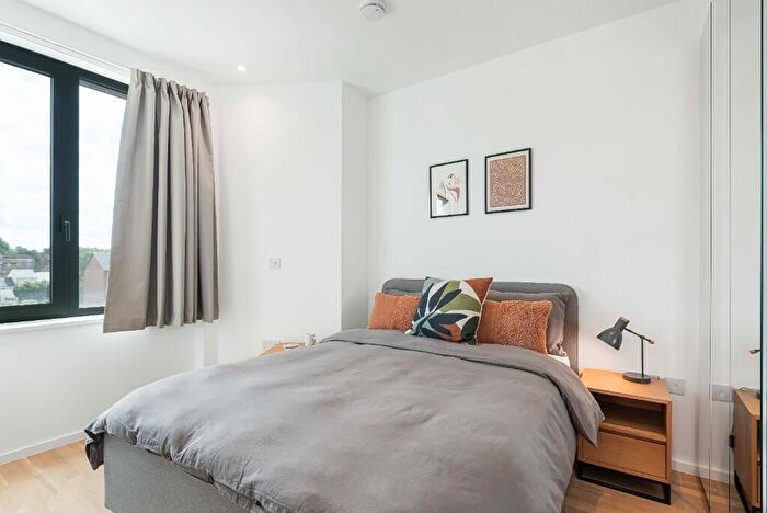 2 Bedroom Flat To Rent In Gravity Co Reading Town Centre, Queens Road, Reading, Berkshire, RG1