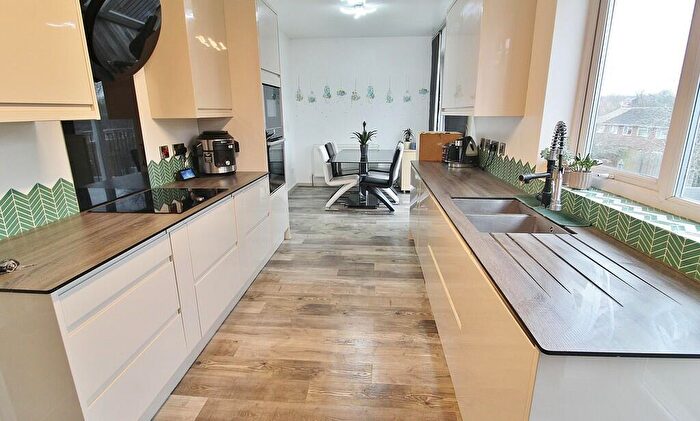 4 Bedroom Detached Bungalow For Sale In Stakes Road, Purbrook, PO7