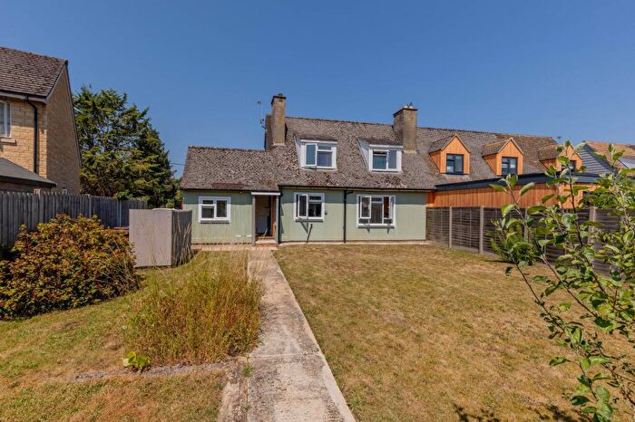 3 Bedroom Semi-Detached House To Rent In Easton Square, Sherston, SN16