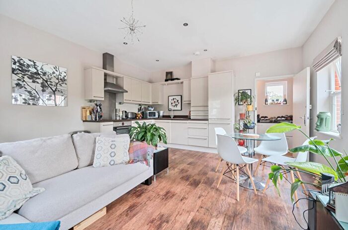 1 Bedroom Apartment To Rent In Crescent Road, Aviator Place, RG1