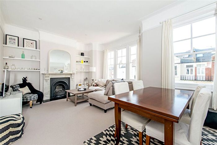 2 Bedroom Flat To Rent In Munster Road, London, SW6