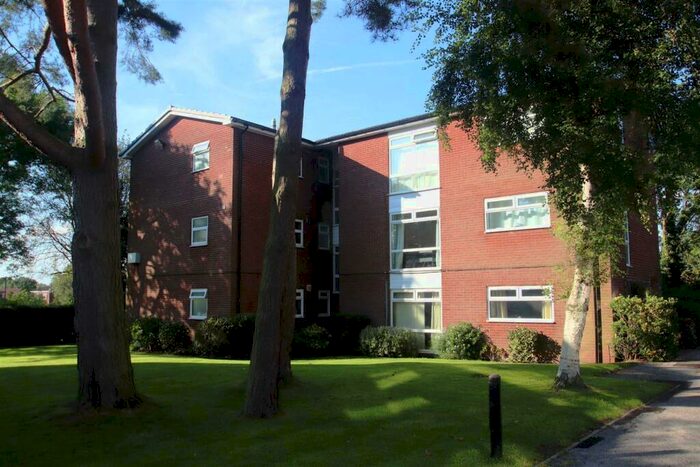 2 Bedroom Apartment To Rent In Bolleyn Wood Court, Wilmslow, SK9