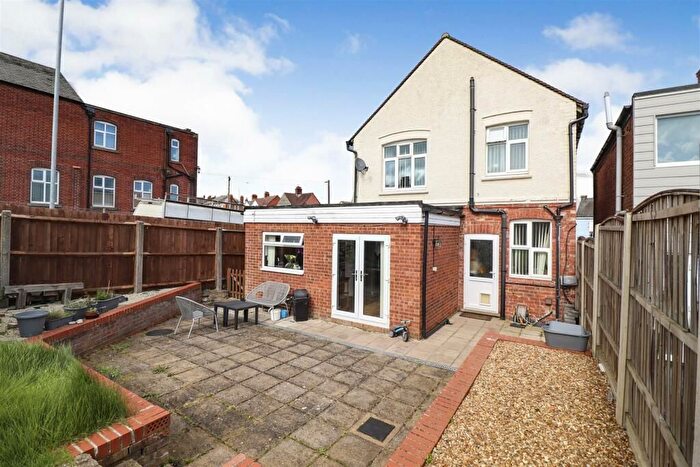 4 Bedroom Detached House To Rent In Wellingborough Road, Rushden, NN10