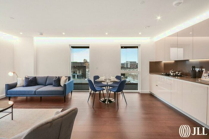 2 Bedroom Apartment To Rent In Lexington Gardens London, SW11