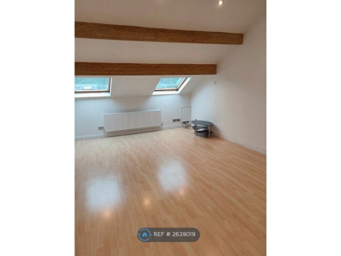 2 Bedroom Flat To Rent In Clare Road, Halifax, HX1