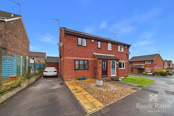 3 Bedroom Semi-Detached House For Sale In Topcliffe Lane, Morley, Leeds, West Yorkshire, LS27