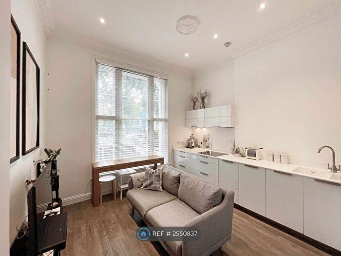 2 Bedroom Flat To Rent In Oxford Road, London, NW6