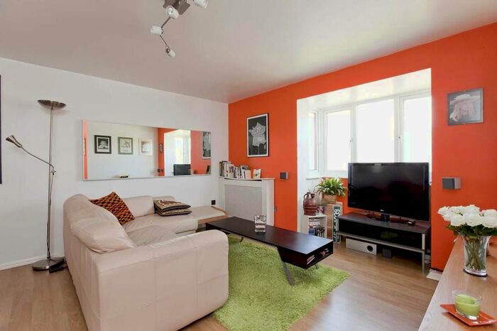 2 Bedroom Flat To Rent In Salmon Court, Bream Close, London, N17