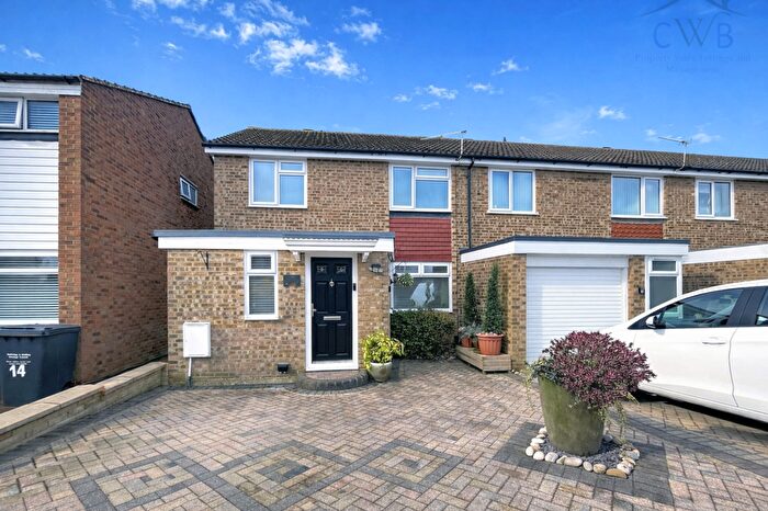 3 Bedroom End Of Terrace House For Sale In Roman Road, Snodland, ME6