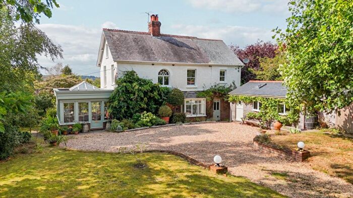 4 Bedroom Detached House For Sale In The Common, Woodgreen, Fordingbridge, SP6