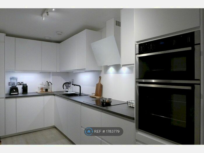 1 Bedroom Flat To Rent In Tria Apartments, London, E2