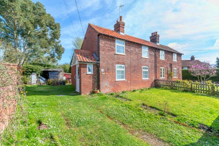 2 Bedroom Semi-Detached House For Sale In School Road, Colkirk, NR21