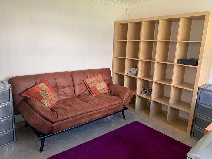 Studio To Rent In Forty Lane, London, HA9