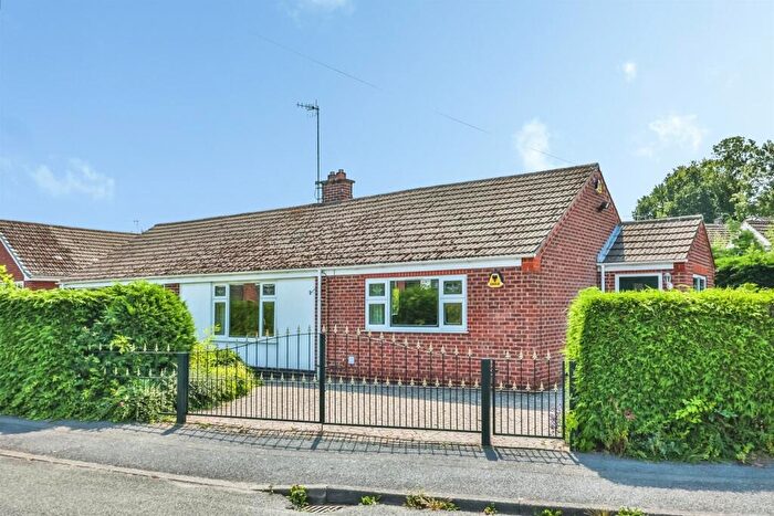3 Bedroom Detached Bungalow For Sale In Farm Close, Ilkeston, DE7