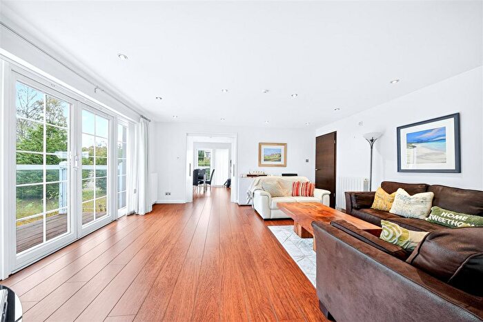 3 Bedroom Flat For Sale In Castlefield Apartments Druid Temple Road, Inverness, Highland., IV2