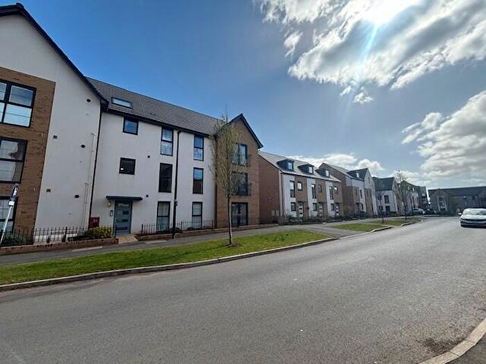 2 Bedroom Flat To Rent In Clark Drive, Yate, Bristol, BS37