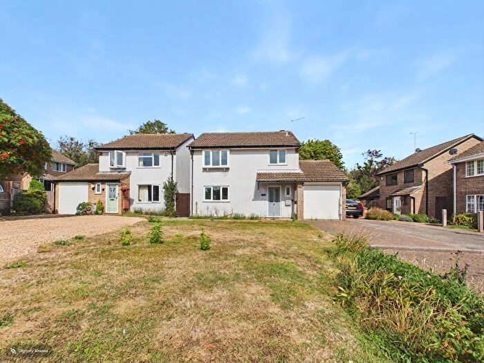 4 Bedroom Detached House For Sale In Stokesay Court, Longthorpe, Peterborough, PE3