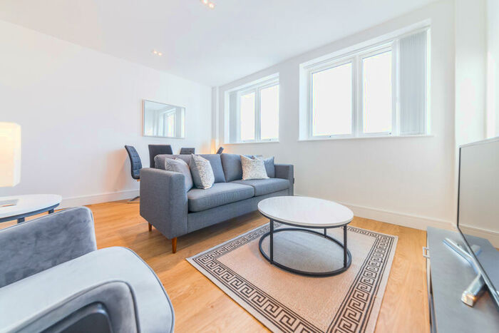 Apartment To Rent In Essex House, Fairfield Road, Brentwood, Essex, CM14