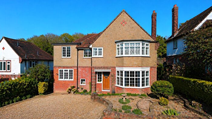 4 Bedroom Detached House For Sale In Green Curve, Banstead, SM7