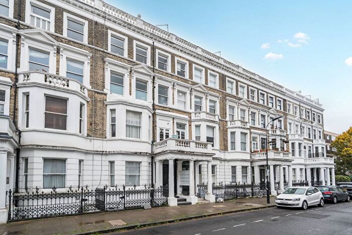 1 Bedroom Flat To Rent In Comeragh Road, Barons Court, London, W14