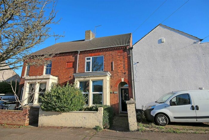 2 Bedroom Flat To Rent In George Street, Peterborough PE2