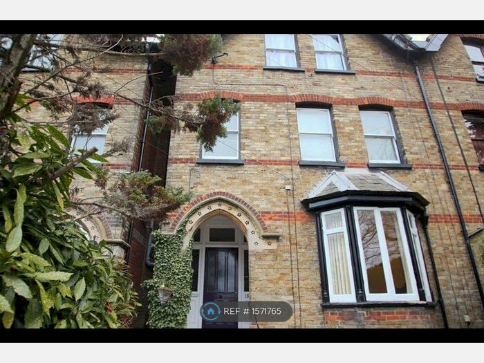 2 Bedroom Flat To Rent In Old Dover Road, Canterbury, CT1