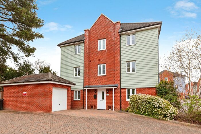 4 Bedroom Semi Detached House For Sale In Wyeth Close, Maidenhead, SL6
