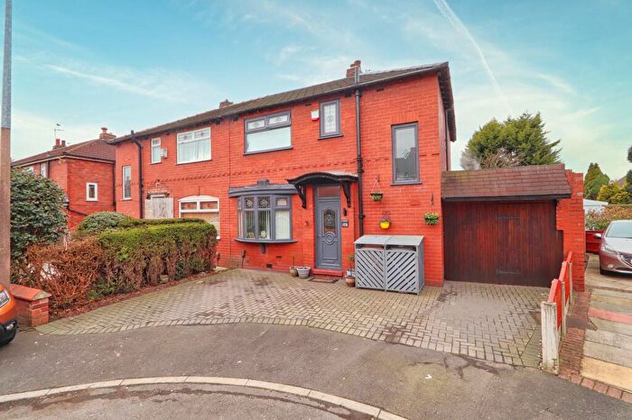 3 Bedroom Semi Detached House For Sale In Elsinore Avenue, Irlam, M44